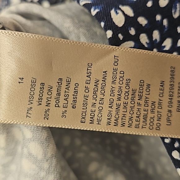 Rafaella Bermuda Stretch Shorts,Size 14, Blue,White,Length 20 in ,Waist 16 in - Picture 5 of 6